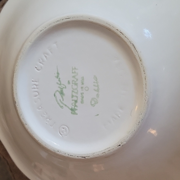 Pfaltzgraff Decorative Ceramic Pastel Yellow Dahlia Spring Salad Serving Bowl - Picture 4 of 6